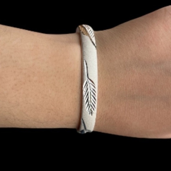 FINE 999 (99.9%) SILVER BANGLE - Picture 4 of 8